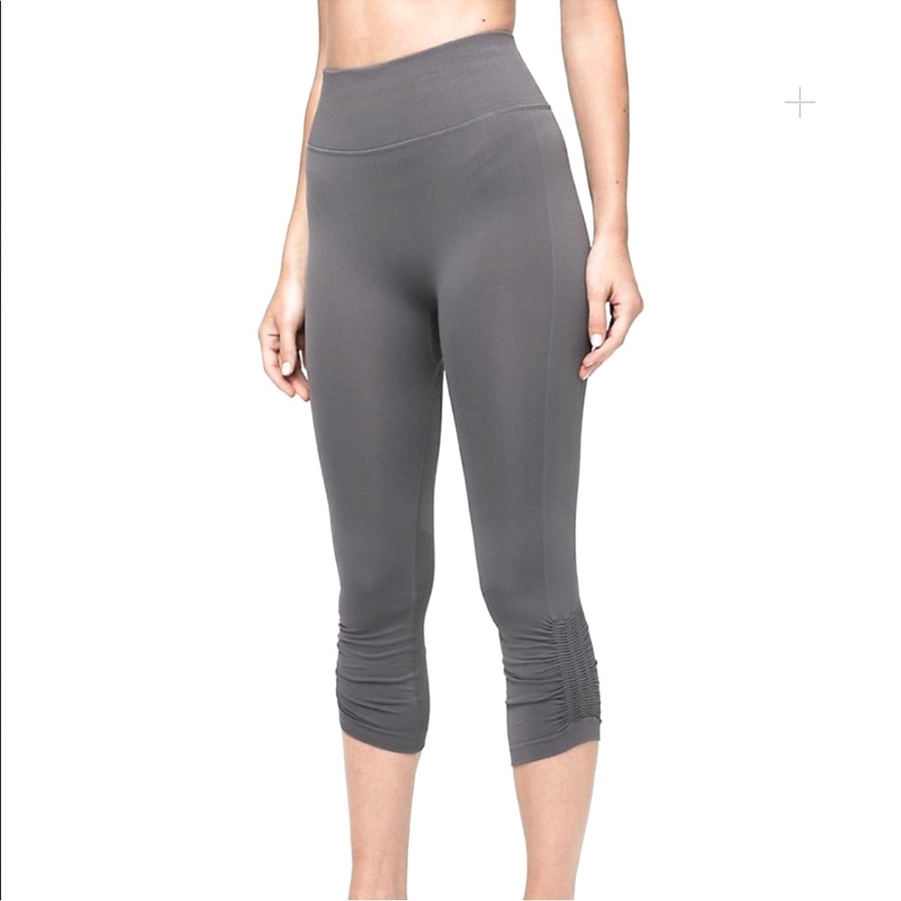 Lululemon Ebb to Street Crop leggings